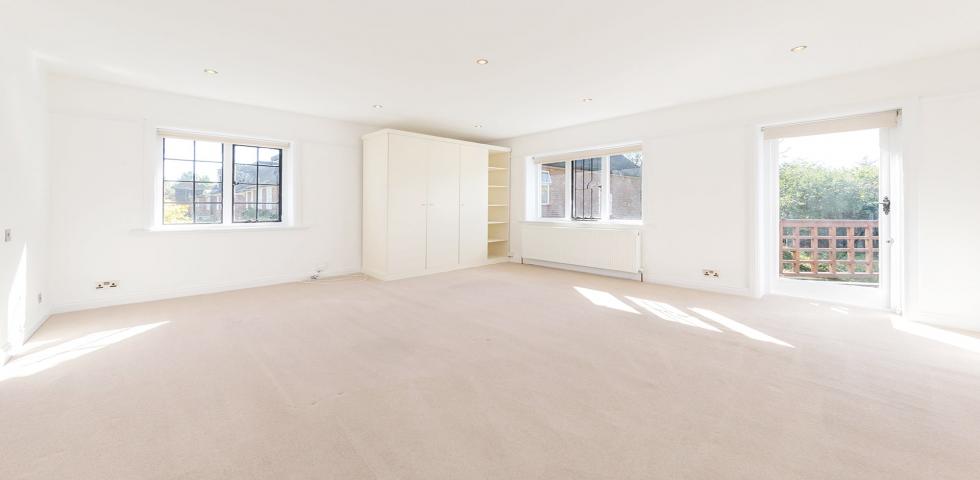 			NEW INSTRUCTION , 4 Bedroom, 1 bath, 1 reception Detached House			 Turner Close, HAMPSTEAD GARDEN SUBURB